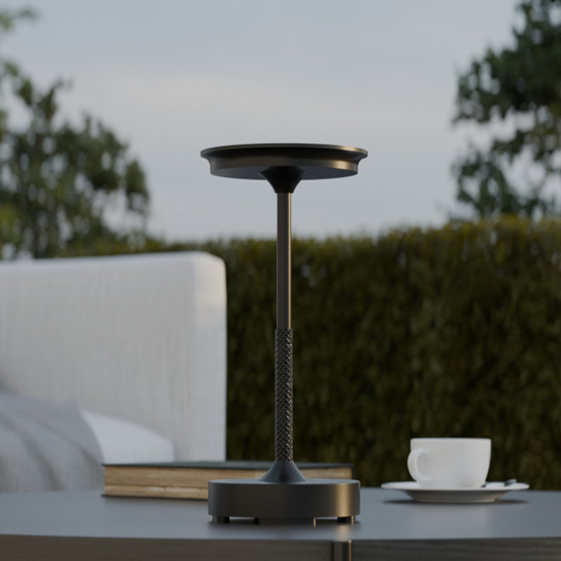 Lampe de table d'extérieur à DEL intégrée 10,5 po 2W avec pile rechargeable Sierra, cordon USB-C inclus Sierra, Noir