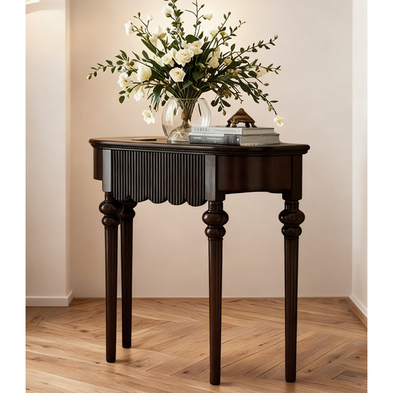 Console Elegant en bois foncé avec tablier festonné