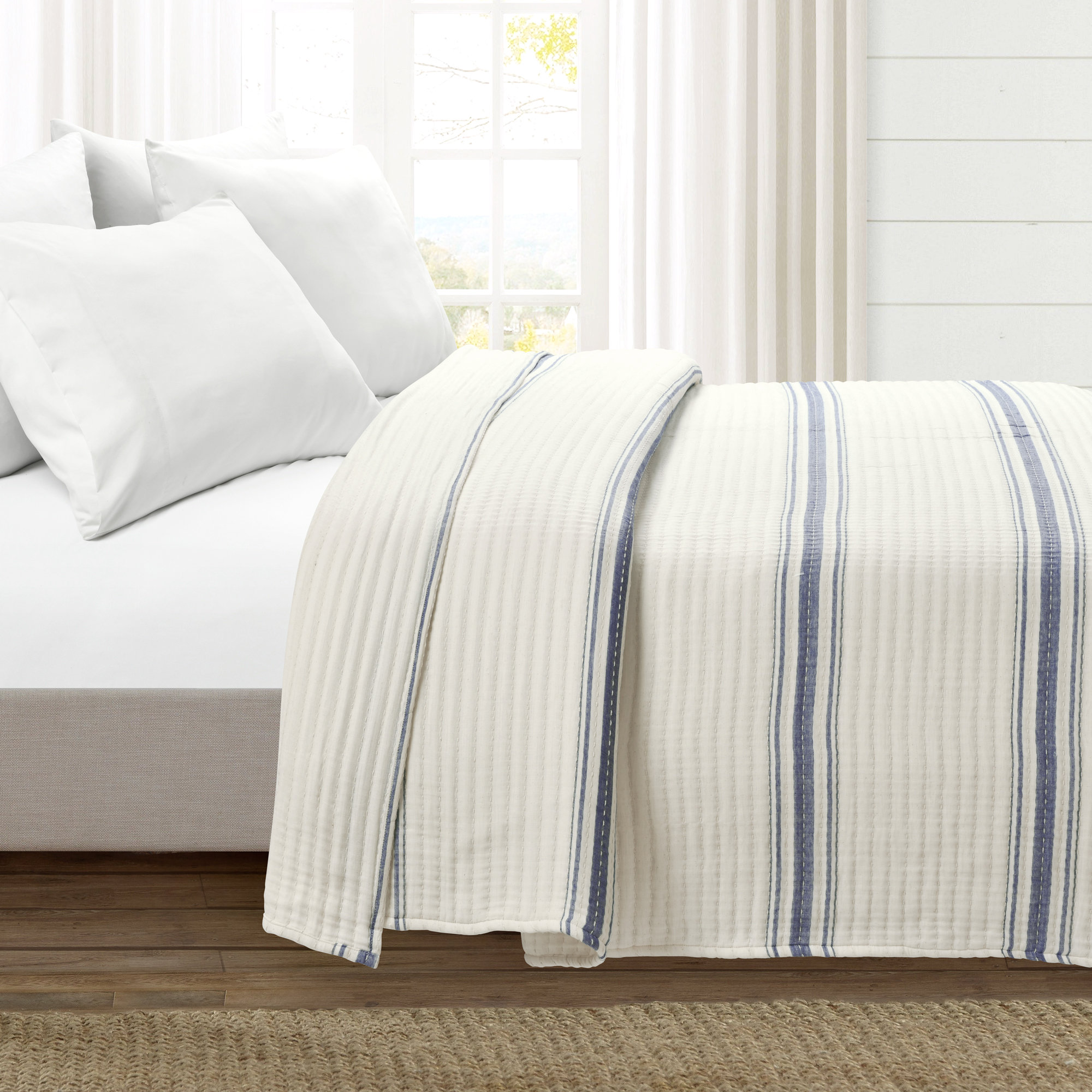 Oakleaf Cotton Quilt, Navy, Queen Quilt