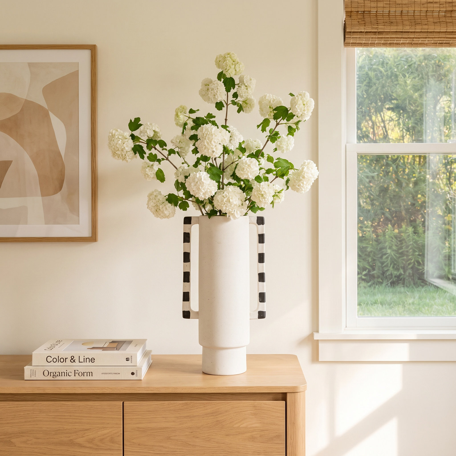 Brody Table Vase