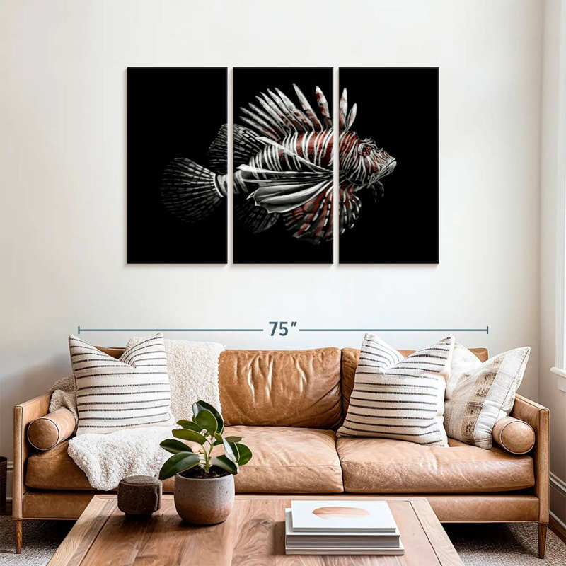 Poisson-lion Brampt sur fond noir, H 36 po x l 57 po