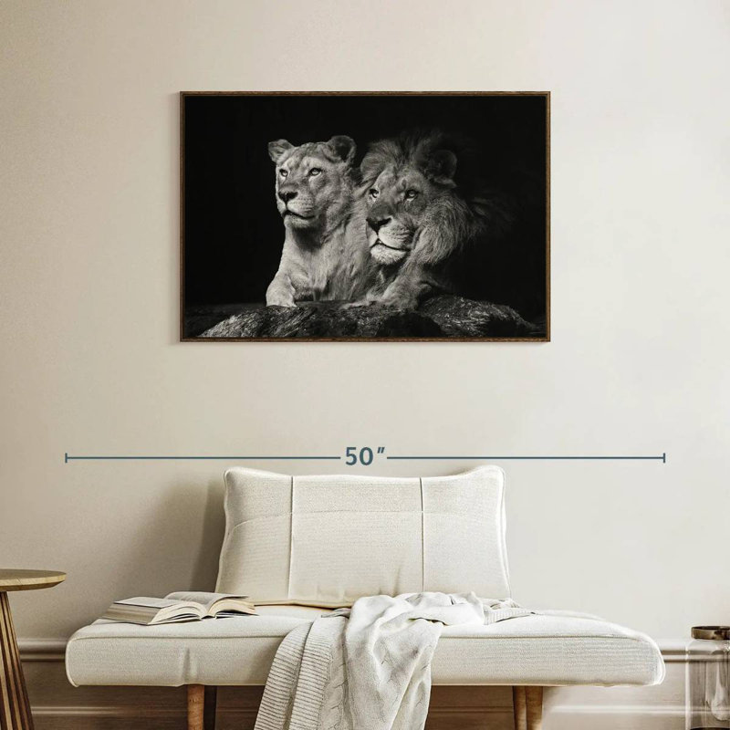 Lion et compagnons de lionne, 37 po x 25 po, Cadre flottant en noyer