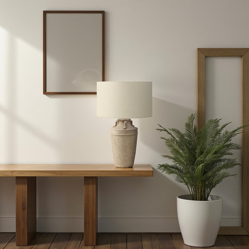 Lampe de table standard en céramique beige Lancashire, H 27,8 po x l 17,8 po x P 17,8 po