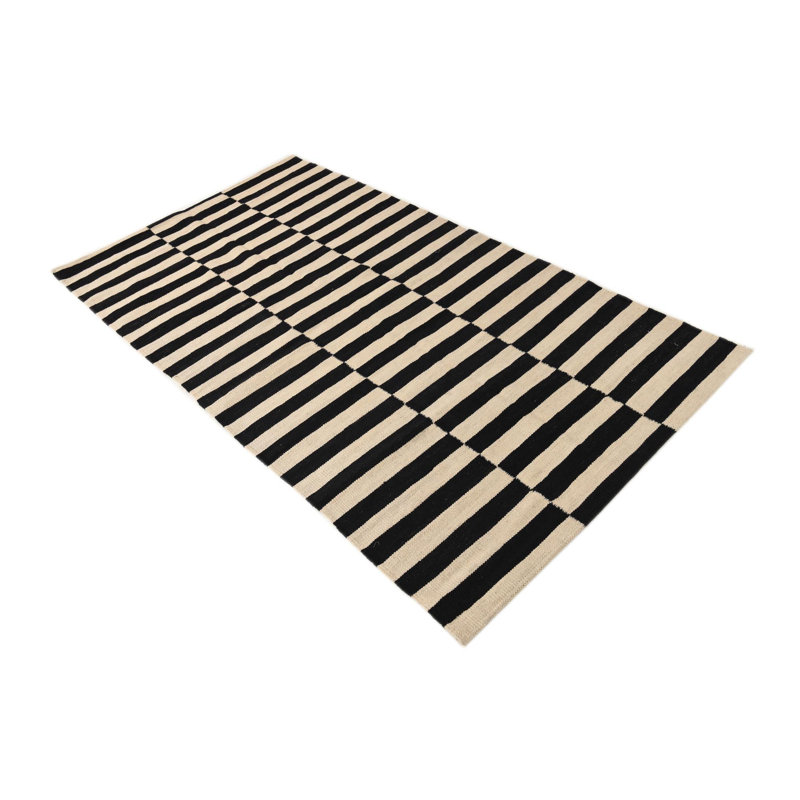 Tapis noir et blanc 4 x 6 Pinkerton