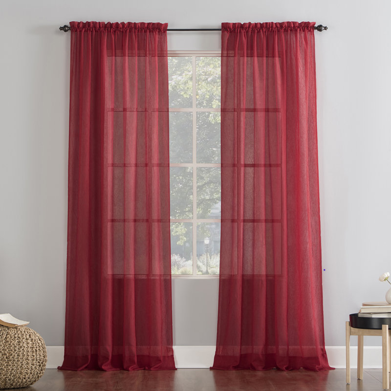 Panneau de rideau diaphane avec passe-tringle Maxon, l 51 po x L 108 po, Rouge
