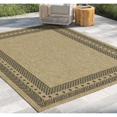 Tapis 5 pi 3 po x 7 pi 3 po - Teinture de polypropylène de la collection Earth convenant aux endroits très passants 7,25 po intérieur extérieur
