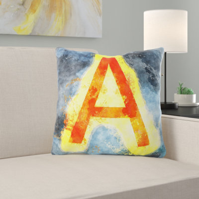 Coussin décoratif à lettres Oriana
