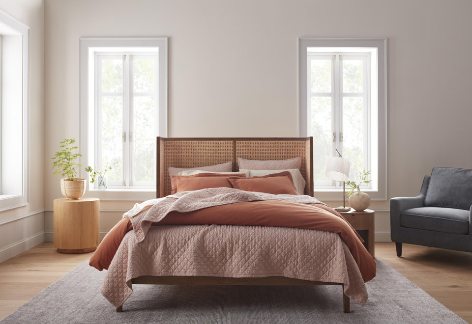 Relaxed and Layered Bedding