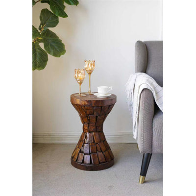 Table de sablier en bois de paulownia 11,8 po x 11,8 po x 18,1 po avec mosaïque texturée (table basse incluse)