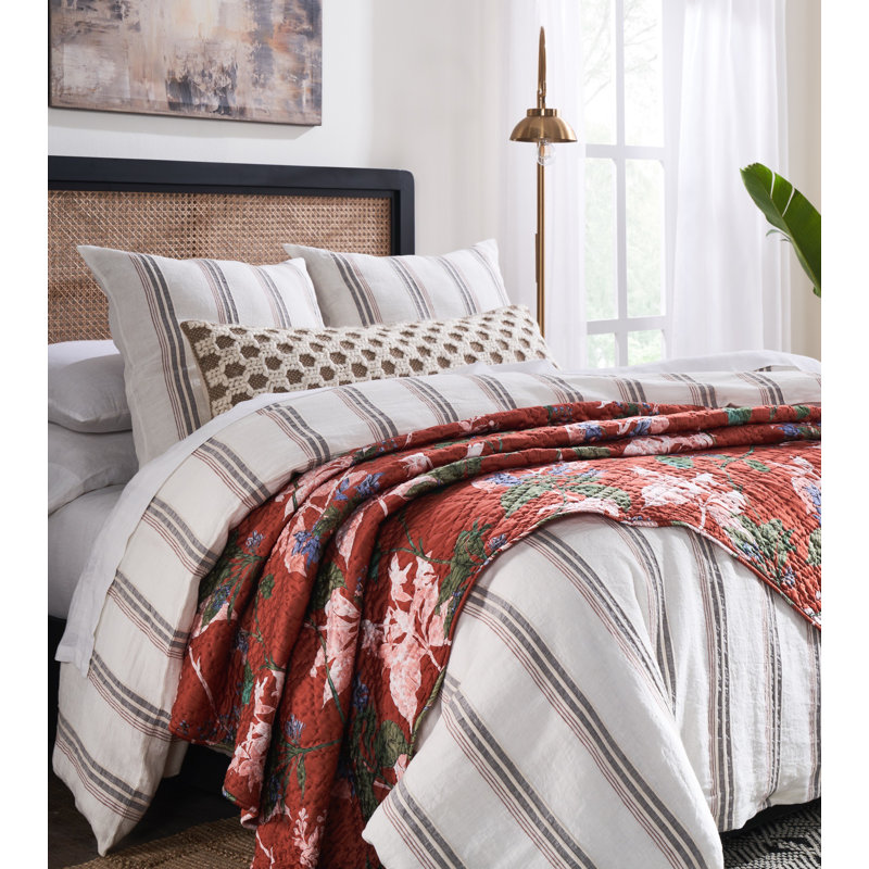Queen Brick Cotton Floral Pattern Quilt