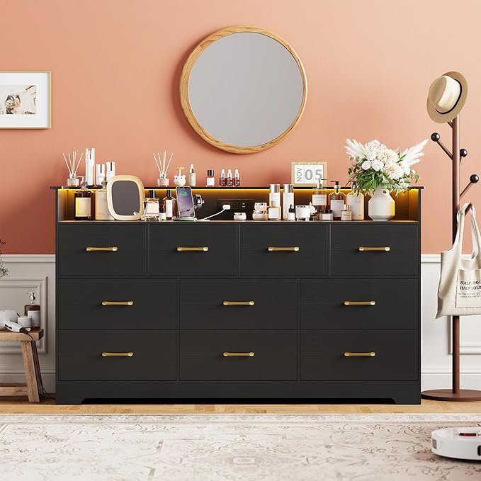 Commode 65 po à 10 tiroirs avec lumières DEL et station de charge - Meuble télé moderne avec tablette ouverte pour chambre à coucher, salon, entrée, noir