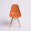 Chaise en plastique avec base en bois-267134655