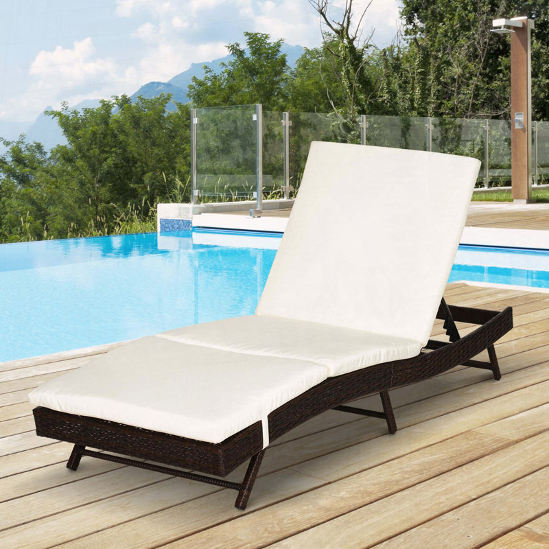 Chaise longue de patio en rotin PE avec 5 positions d'inclinaison et coussin