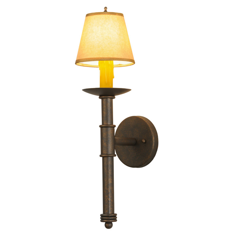 Amada 1 - Light Wallchiere
