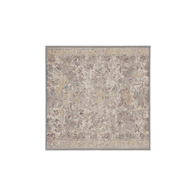 Tapis gris soyeux et moelleux