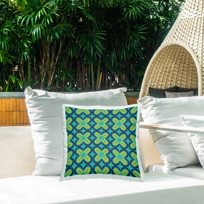 Coussin d'extérieur vert à motif de formes modernes par Geoff Tygert