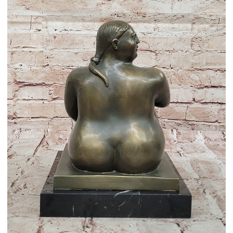 Sculpture femme Fernando Botero assise en bronze sur base de marbre