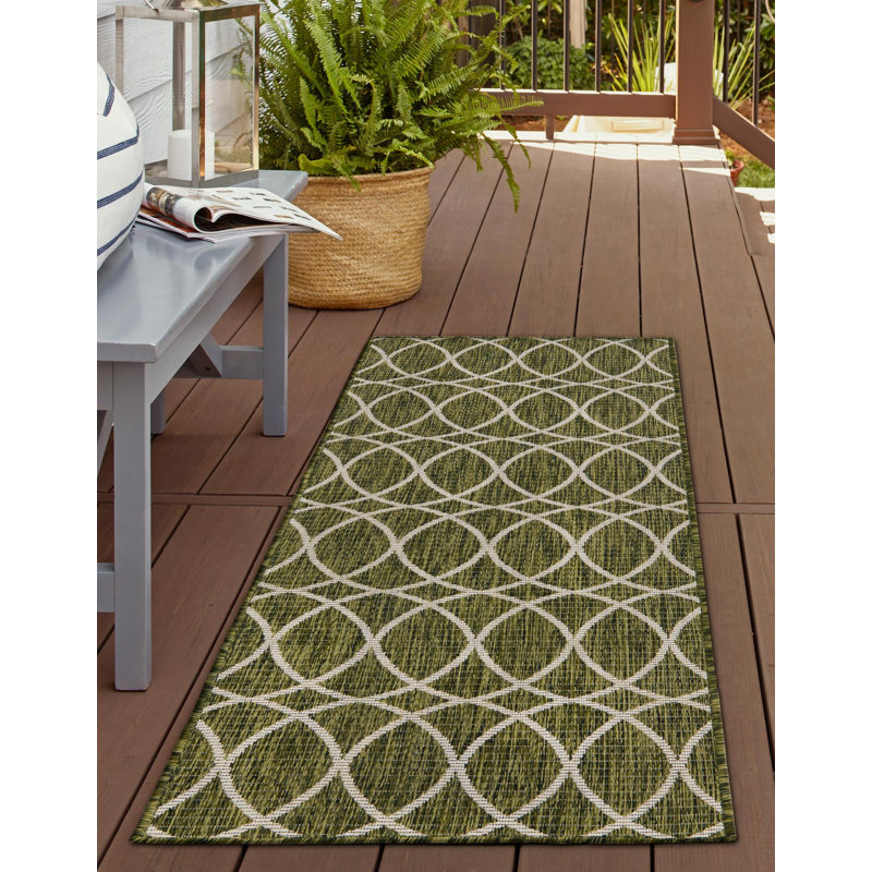 Geometric Indoor/Outdoor Area Rug in Green, Runner 2'11" x 10'