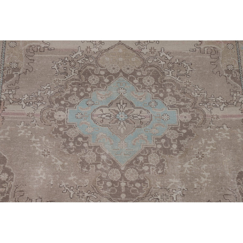 Distressed Traditional Area Rug 7x10