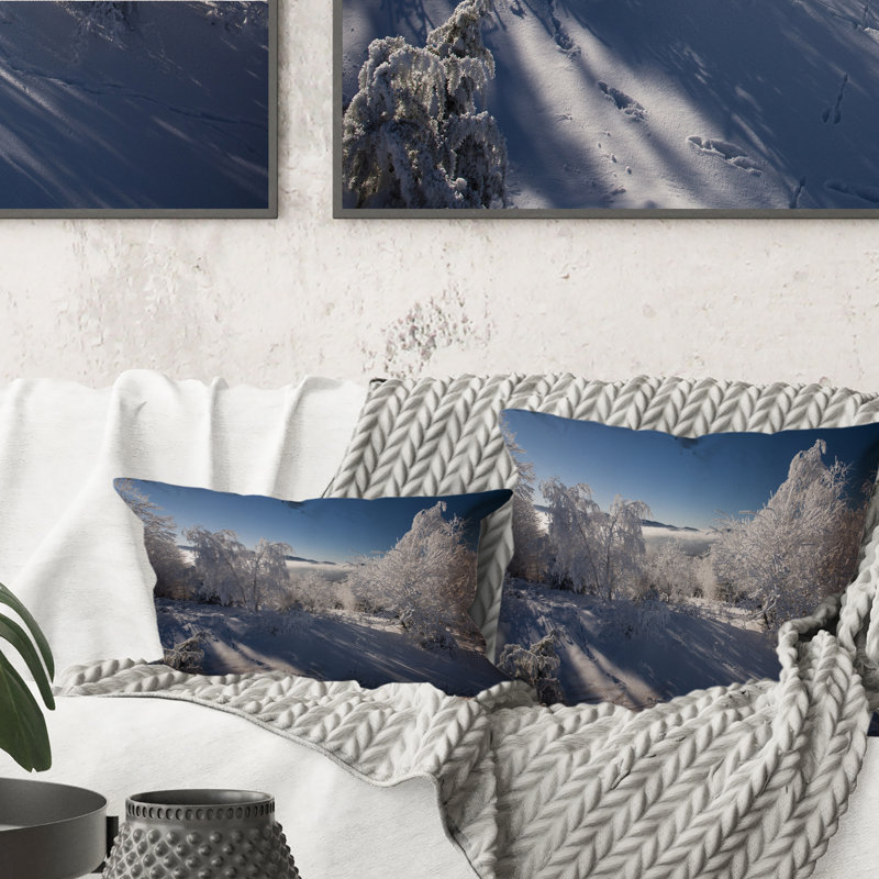 Coussin décoratif imprimé soleil et neige I - Cabin & Lodge, 16 po x 16 po