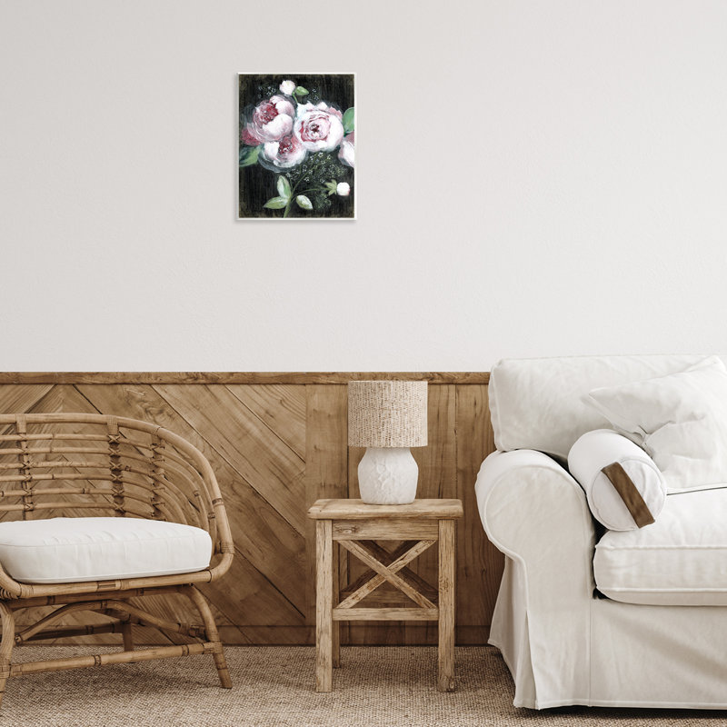 «Moody Roses on Wall Art» par Janet Tava