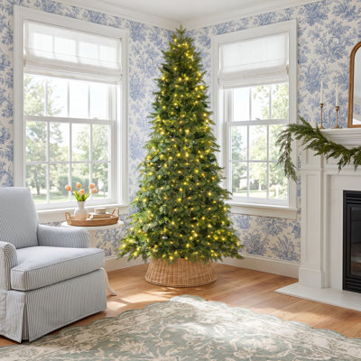 7.5' Pre-Lit Pine Christmas Tree