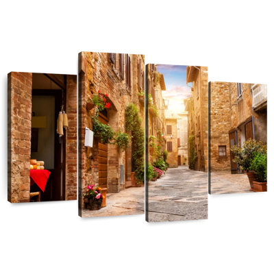 Nicci Street In Pienza