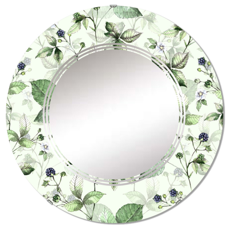 Fleurs avec baie et mûre sur miroir blanc, 32 po x 32 po