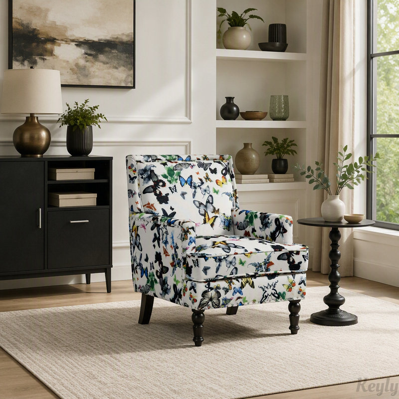 Fauteuil vintage avec garniture cloutée et tissu en lin