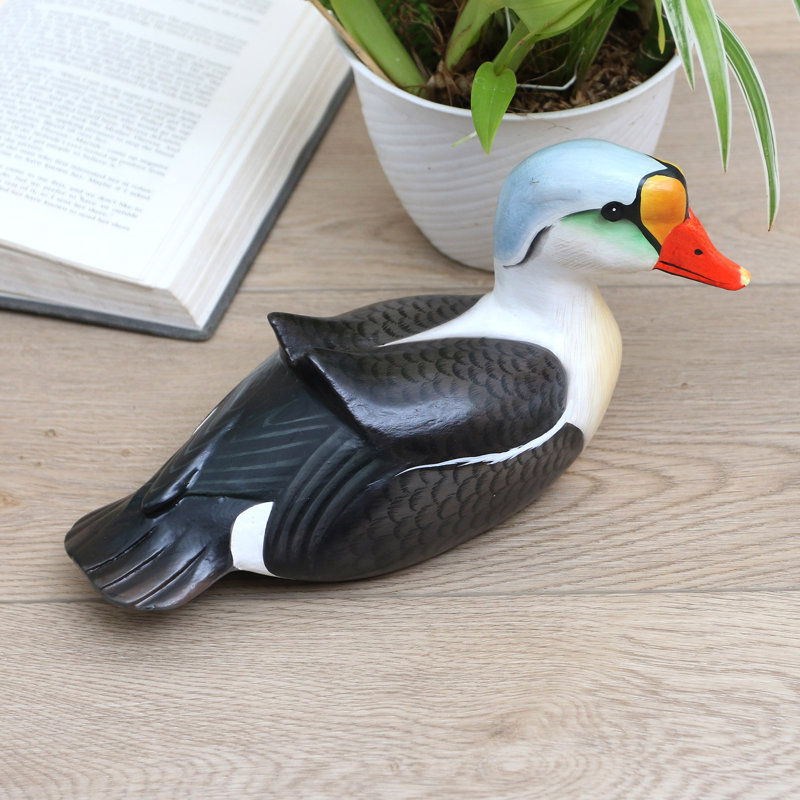 Sculpture Besik King Eider