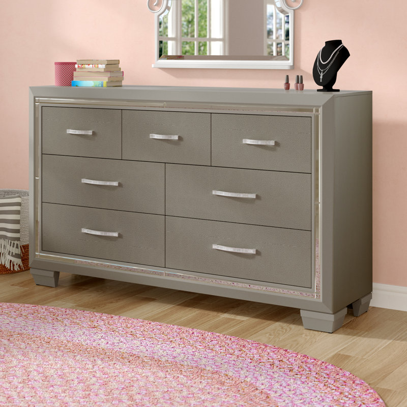Toth Kids 7 - Drawer Dresser