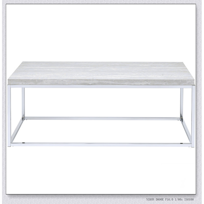 Table basse en chêne clair avec base ouverte Conception pratique et moderne, matériaux de haute qualité, centre de salon