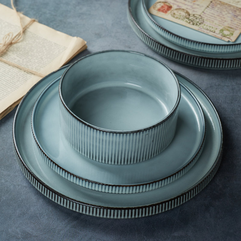 Famiware 18 Piece Dinnerware Sets, Service for 6, Smoky Blue