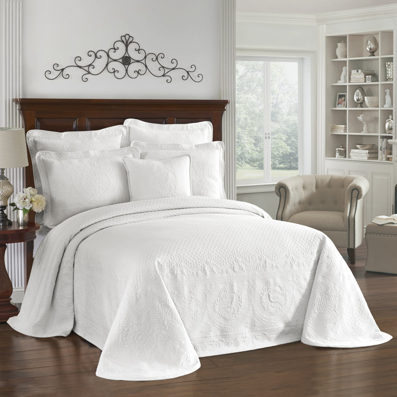 King Charles Matelasse Single Bedspread, King, Fern