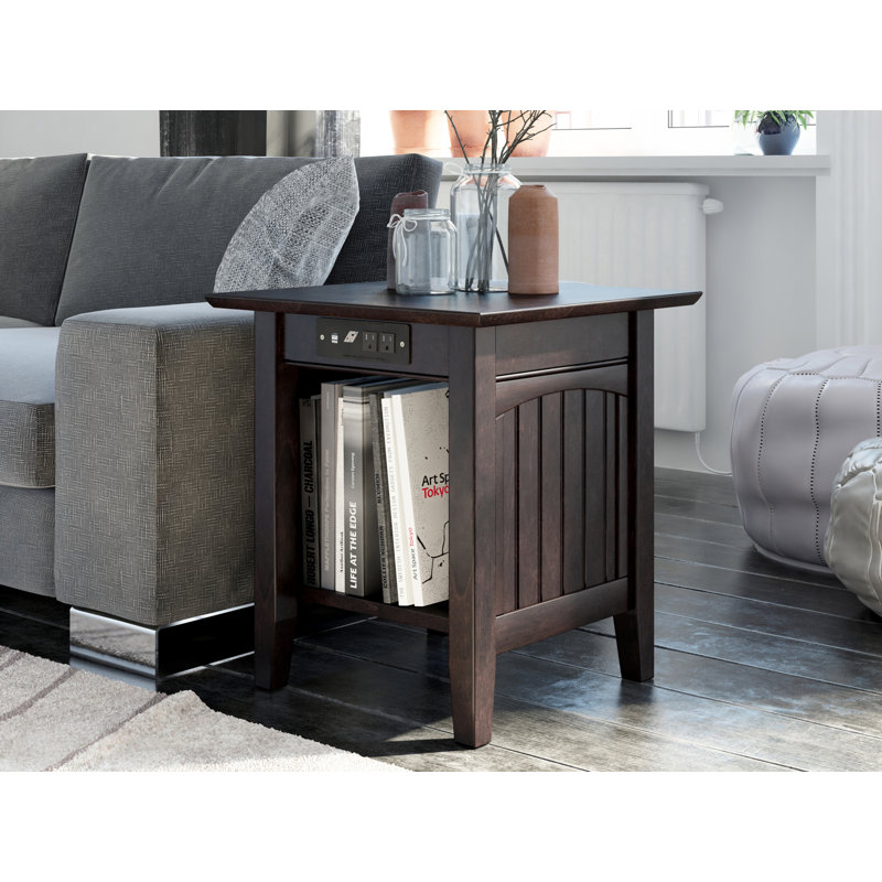 Table de bout en bois massif Tolleson avec station de charge intégrée, Espresso