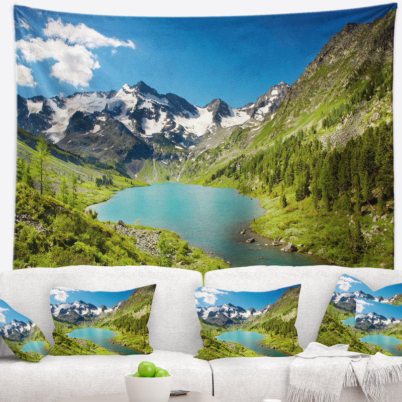 Photographie lac de montagne avec tapisserie green hills, H 50 po x l 60 po