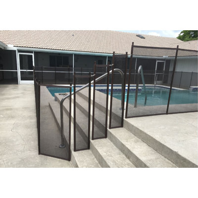 36 Ft. W Vinyl Fencing with