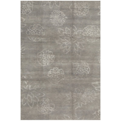 Himalayan Floral Area Rug in Gray