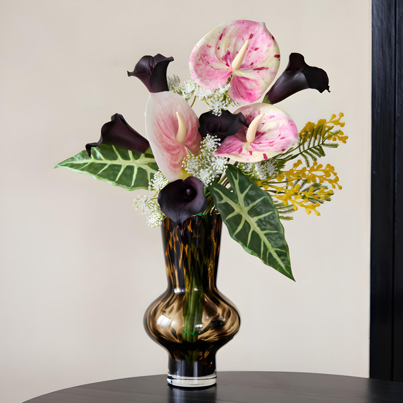 Ornements de fleurs simulées