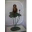 Statue de grenouille en bronze avec lotus - Taille: L 22 po x l 20 po x H 44 po.