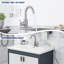 Robinet de cuisine de bar en acier inoxydable à poignée simple avec bec pivotant et plaque de pont-105268415