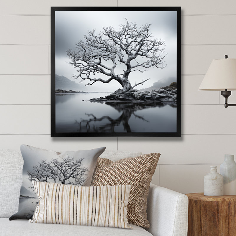 «Stormy Grays Tree Emotion» sur toile, Cadre simple noir, H 30 po x l 30 po x P 1 po