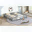 Lit double double au sol avec clôture et garde-corps-441803441