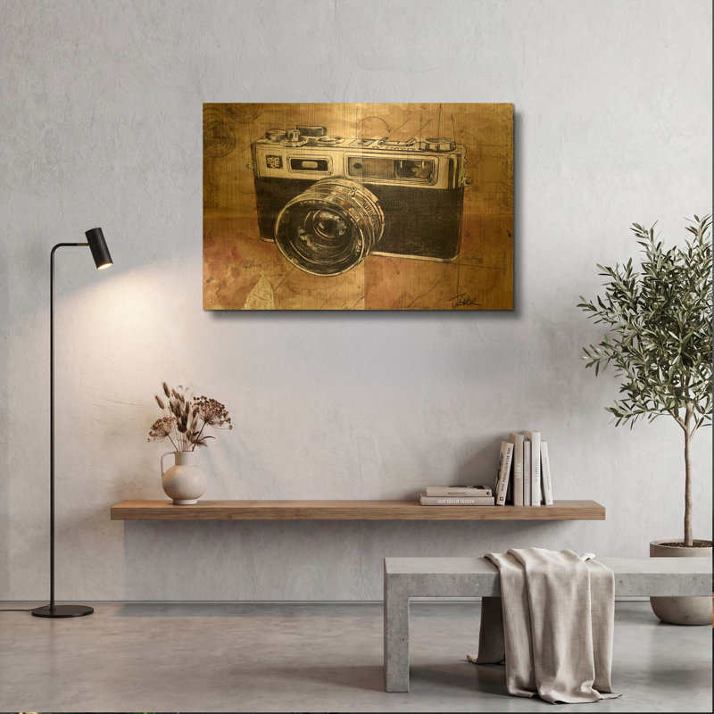 Tableau mural en métal doré « Yashica » de Loui Jover, 91,4 cm x 61 cm, 36"x24"