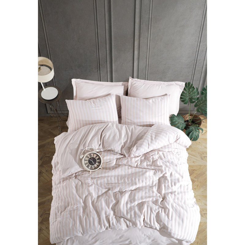 Quiltisse Striped Bedspread with Pillowcases, Beige, Double Bedspread + 2 Standard Pillowcases