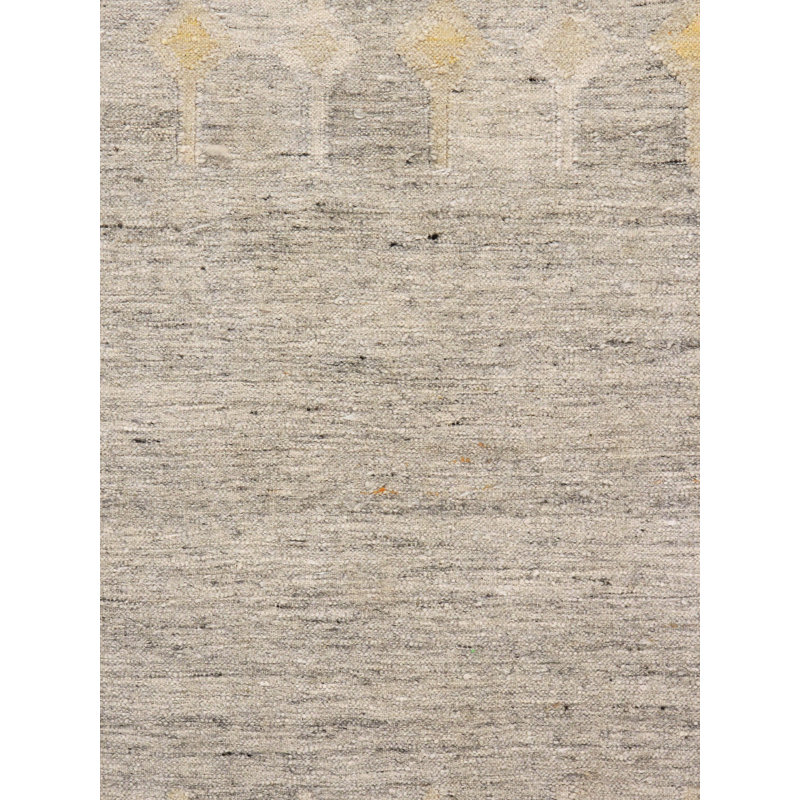Area Rug in Silver/Oatmeal