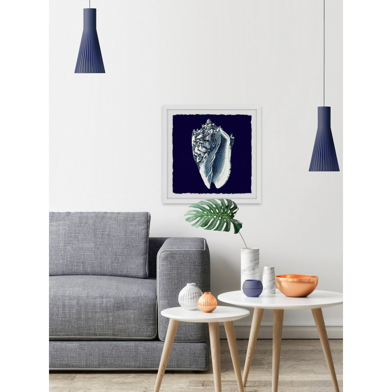« indigo shell ii », reproduction d’art encadrée, H 12 po x l 12 po x P 1,5 po, Cadre blanc à bords frangés