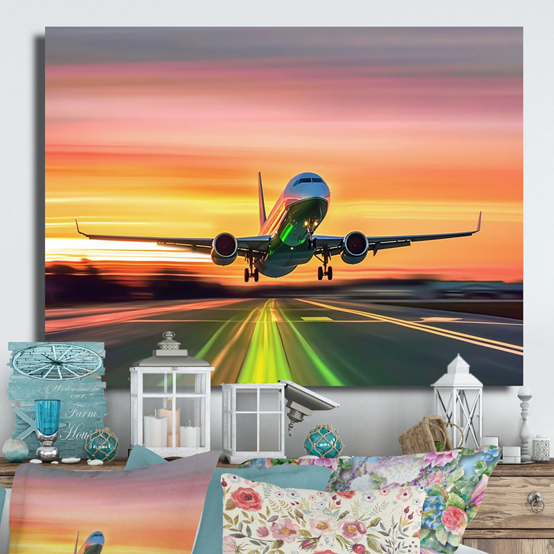 Coucher de soleil sur le tarmac II sur impression métallique, H 12 po x l 20 po
