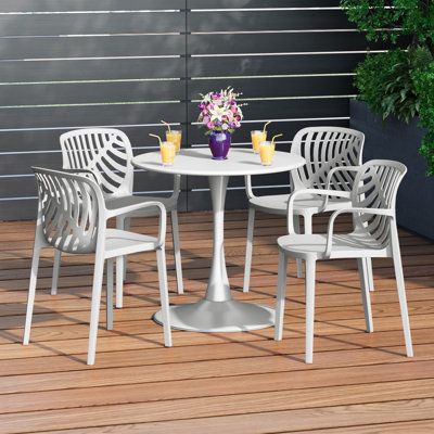 4-Person Outdoor Round Dining Set
