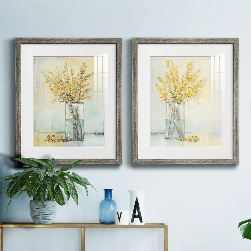 «Yellow Spray In Vase I», reproduction encadrée de qualité supérieure - prête à être accrochée